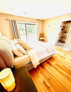 Oceanside Manor - Fancy Room - Golf course & Beach View