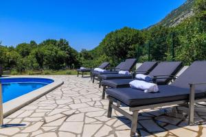 Atemberaubende Villa mit Whirlpool, Privatpool, Aussendusche, Fitnessraum, Waschmaschine