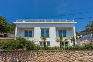 Modernes Apartment direkt am Strand mit Whirlpool, Meerblick, Lounge-Bereich