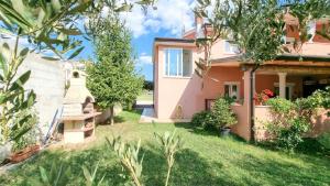 Hundefreundliches Apartment mit privatem Balkon, Waschmaschine, Klima, WiFi