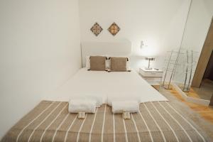 Downtown Elegant by Hosty