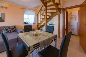 Besonderes Penthouse-Apartment auf zwei Etagen - nur 450 Meter zum Strand