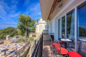 Beeindruckendes Apartment mit Whirlpool, Lounge-Liegen, Meerblick, Grill