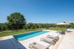 Beeindruckende Villa mit Panoramablick, Privatpool, Tischtennis, Tischfussball, Spielplatz, Babybett 