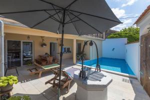 Bezaubernde Villa mit beheizten Privatpool, BBQ, Spielplatz, Waschmaschine 