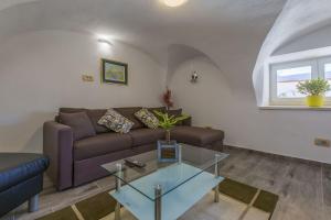 Bezaubernde Villa mit beheizten Privatpool, BBQ, Spielplatz, Waschmaschine