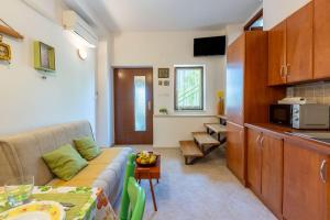 Mediterranes Ferienhaus mit Meerblick, Aussendusche, Liegen, Grill, Waschmaschine - Haustiere erlaubt