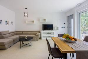 Einzigartiges Apartment nur 500 Meter zum Strand mit Sauna, Gym, Pool, WiFi