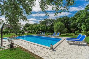 Malerisches Apartment in der Natur mit Pool, Outdoor-Kueche, BBQ, Spielplatz