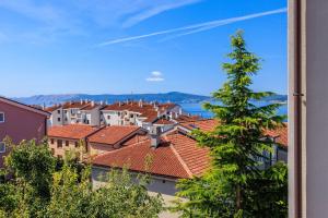 Helles Apartment in Neubausiedlung nur 500 Meter zum Strand mit Meerblick, Waschmaschine