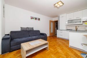 Helles Apartment in Neubausiedlung nur 500 Meter zum Strand mit Meerblick, Waschmaschine