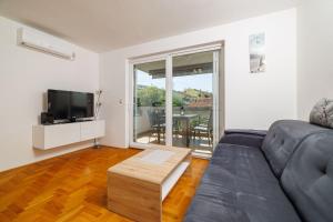 Helles Apartment in Neubausiedlung nur 500 Meter zum Strand mit Meerblick, Waschmaschine