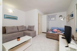 Helles Studio-Apartment nur 350 Meter zum Strand mit Grill, Privatparkplatz, Liege