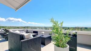 Faszinierendes Ferienhaus mit Panoramablick aufs Meer, Outdoor-Kueche, Waschmaschine 
