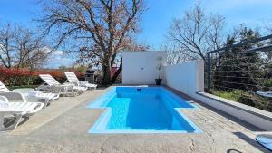 Moderne Villa mit Liegebereich, Grill, Privatpool, Waschmaschine 