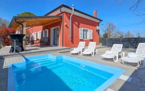 Moderne Villa mit Liegebereich, Grill, Privatpool, Waschmaschine 