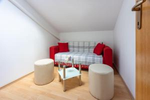 Ruhiges Apartment mit Holzkohlegrill, Pool mit Whirlpoolfunktion, Waschmaschine, Trockner