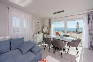 Exquisites Apartment nur 350 Meter zum Strand mit herrlichem Meerblick, Privatparkplatz, WiFi