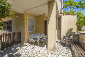 Preiswertes Apartment nur 500 Meter zum Strand mit privater Terrasse, Grill - hundefreundlich