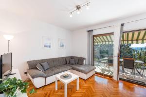 Bezauberndes Apartment nur 150 Meter zum Strand mit Meerblick, Grill, WiFi