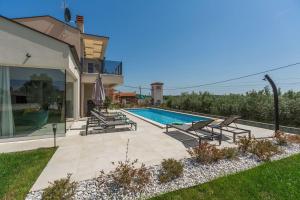 Neue und hundefreundliche Villa mit Panorama-Meerblick, Privatpool, Grillbereich, Babybett, Waschmaschine