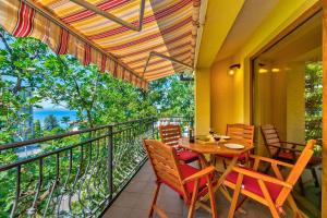 Malerisches Apartment nur 200 Meter zum Strand mit Meerblick, Privatparkplatz, Grillbereich