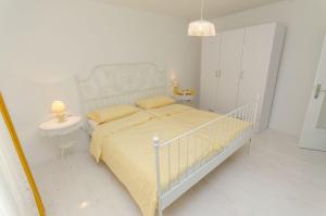 Modernes Apartment nur 350 Meter zum Strand mit privater Terrasse, Babybett, Elektrogrill