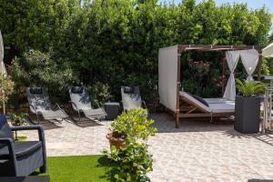 Faszinierendes Apartment nur 200 Meter zum Strand mit Meerblick, Pool, Grill, Lounge-Bereich 