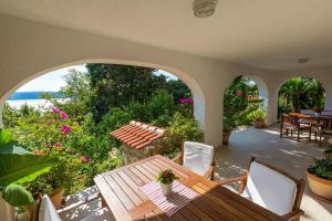 Traumhaftes Apartment mit eigenem Weinkeller, Hydromassagedusche, Meerblick - nur 480 Meter zum Strand