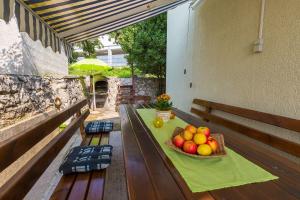 Mediterranes Apartment mit drei Terrassen, Grill, WiFi - nur 500 Meter zum Strand