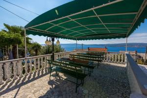 Einzigartiges Apartment mit grandiosen Meerblick, Pool, BBQ und nur 700 Meter zum Strand