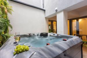 Extravagantes Apartment mit Whirlpool, Lounge-Bereich, Grill, Waschmaschine