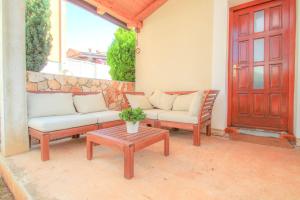 Charmantes Studio-Apartment mit mediterranem Garten, Grill, Liege, WiFi 