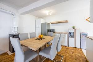 Lichtdurchflutetes Apartment mit tollem Meerblick, Waschmaschine - hundefreundlich