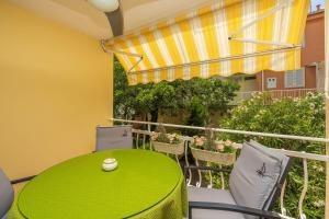 Malerisches Apartment nur 50 Meter zum Strand mit privatem Balkon, WiFi, Privatparkplatz