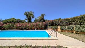 Idyllisches Apartment mit Meerblick, Pool, Grill, Waschmaschine, Privatparkplatz 