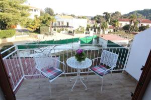 Lichtdurchflutetes Apartment nur 300 Meter zum Strand mit Balkon, Privatparkplatz 