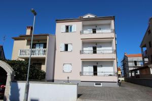 Beeindruckendes Apartment mit Dachterrasse, Meerblick, Babybett, Klima, Privatparkplatz 