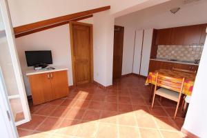Beeindruckendes Apartment mit Dachterrasse, Meerblick, Babybett, Klima, Privatparkplatz 