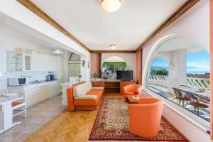 Mediterranes Apartment mit Meerblick, Grill - ab 14 Tagen Aufenthalt eine gratis Bootsfahrt