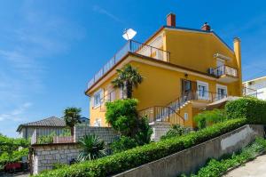 Komfortables Apartment nur 200 Meter zum Strand mit 2 Balkone, Meerblick, Grill