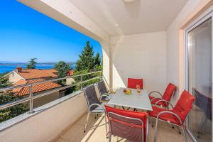 Komfortables Apartment nur 500 Meter zum Strand mit Meerblick, Waschmaschine, Parkplatz