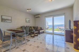 Charmantes Apartment nur 300 Meter zum Strand mit Meerblick, Grillbereich - hundefreundlich