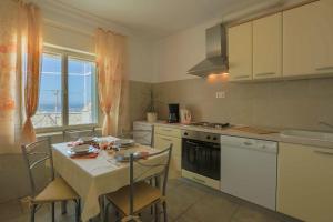 Einzigartiges Ferienhaus mit Sauna, Whirlpool, Meerblick, Fitnessraum, Grill