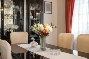 Malerisches Apartment mit grossem Balkon, Grillbereich und nur 15 Minuten zum Strand