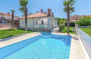 Sonniges Ferienhaus mit Meerblick, Privatpool, Grill - hundefreundlich 