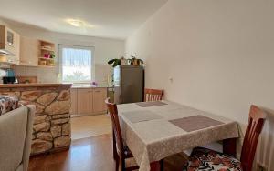 Charmantes Apartment mit Meerblick, Waschmaschine - nur 1,2 km zum Strand 