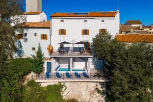 Beeindruckendes Apartment mit Panoramablick, Pool, Privatparkplatz, Grill 