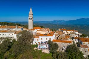 Beeindruckendes Apartment mit Panoramablick, Pool, Privatparkplatz, Grill