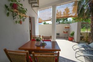 Bezauberndes Studio-Apartment nur 200 Meter zum Strand mit eigener Galerie 